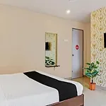 Hotel Log Inn Plaza Near Eon It Park Rooms Banquet Restaurant & Bar