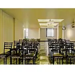 Hotel Log Inn Plaza Near Eon It Park Rooms Banquet Restaurant & Bar