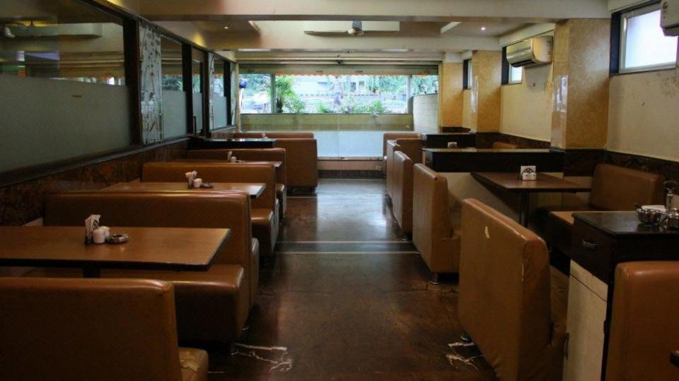 Log Plaza Near Eon It Park Banquet Restaurant & Bar 2* Pune
